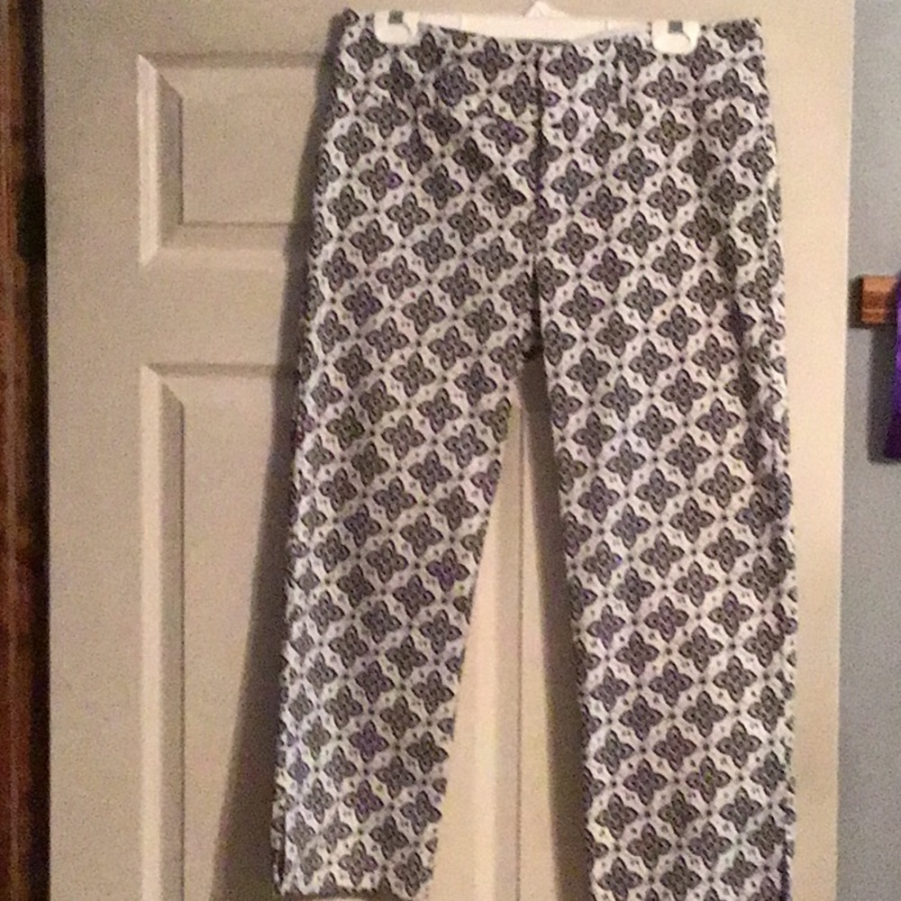 Nice pair of capris/crop pants size 10